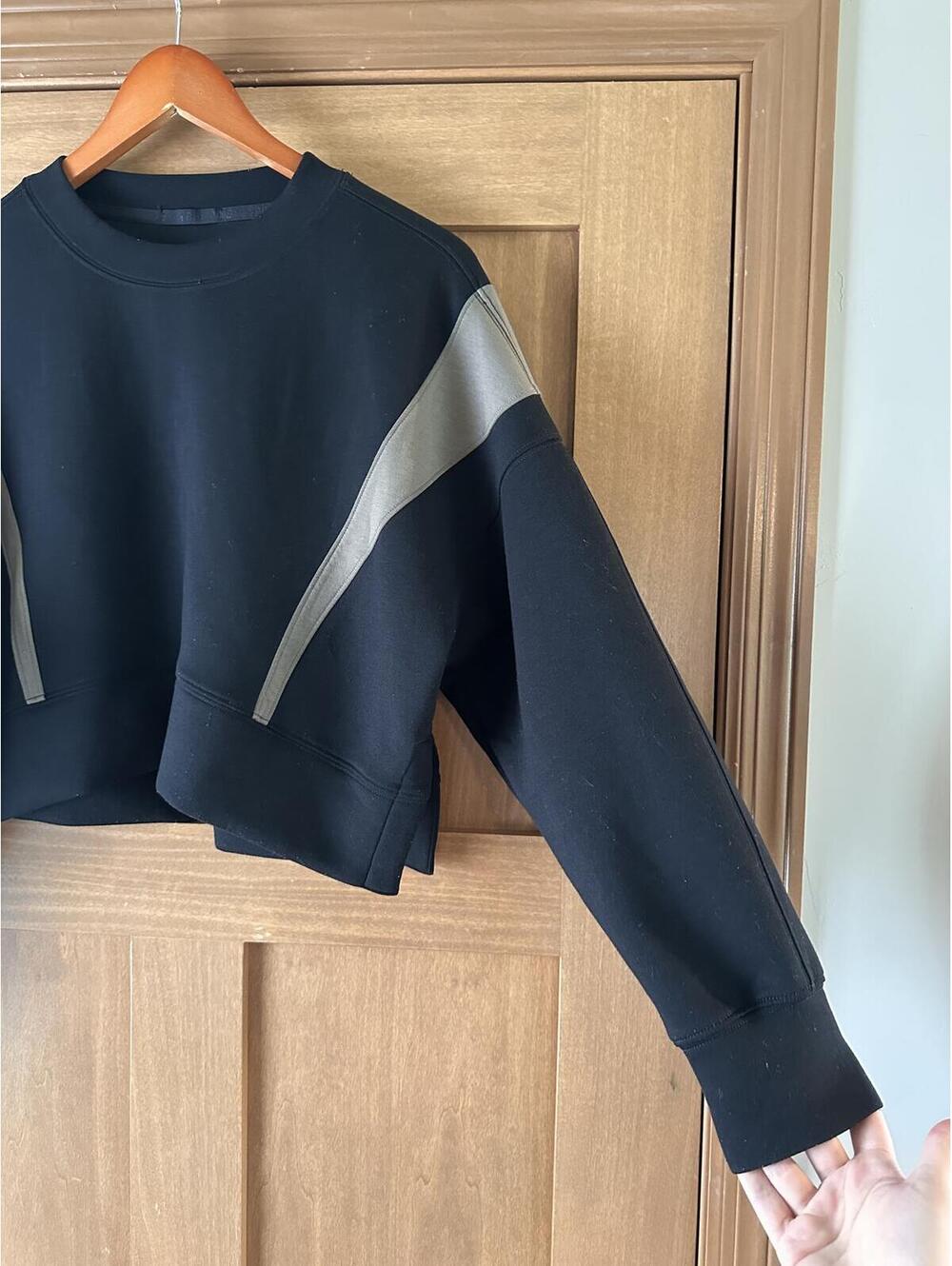 Abercrombie & Fitch YPB Neoknit Mini Crew Neck Sweatshirt Black Women’s Small - Picture 4 of 11